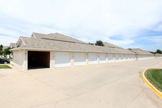 Delaware Park Condominiums in Ankeny, IA - Building Photo - Building Photo