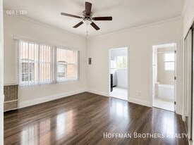 2741 San Marino St, Unit 210 in Los Angeles, CA - Building Photo
