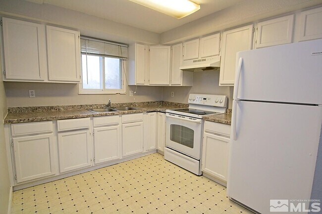 1712 F St in Sparks, NV - Building Photo - Building Photo