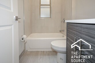 3919 N Janssen Ave, Unit 3E in Chicago, IL - Building Photo - Building Photo