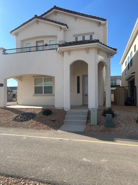 6098 Silver Birch Ln in Saint George, UT - Building Photo