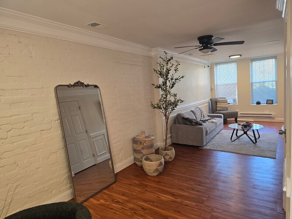 68 O St NW in Washington, DC - Building Photo