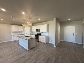 328 Ranger St in Wolfforth, TX - Foto de edificio - Building Photo