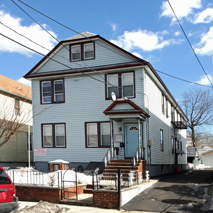 1009 Monroe Ave in Elizabeth, NJ - Building Photo