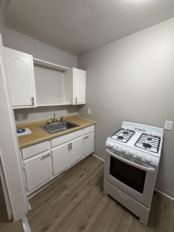 2076 Elm Ave in Cincinnati, OH - Building Photo - Building Photo