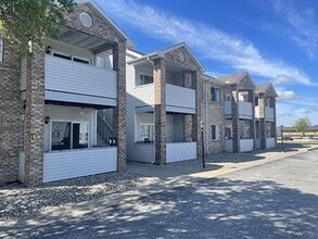 1011 W Wayne St in Paulding, OH - Building Photo - Building Photo