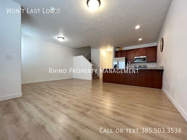 1248 W Saddlebred Way in Bluffdale, UT - Building Photo - Building Photo