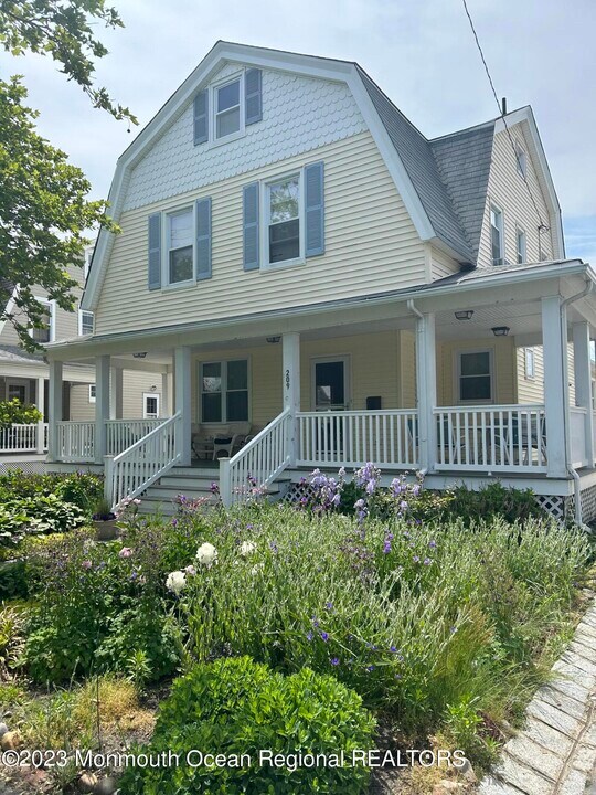 209 4th Ave in Belmar, NJ - Foto de edificio