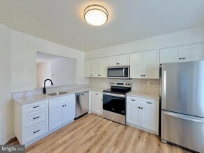 6160 Majors Ln in Columbia, MD - Building Photo - Building Photo