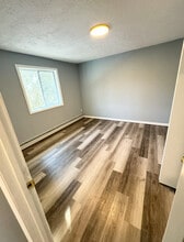 4927 State Route 55, Unit B12 in Swan Lake, NY - Building Photo - Building Photo
