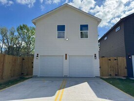 8122 De Priest St in Houston, TX - Building Photo