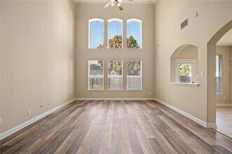 10112 Channel Island Dr in Austin, TX - Building Photo - Building Photo