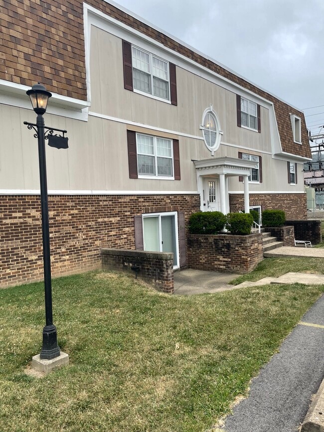 147 N 16th St in Wheeling, WV - Foto de edificio - Building Photo