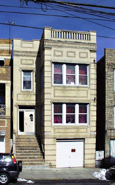 308 64th St in West New York, NJ - Building Photo - Building Photo