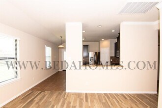 9134 St Laurent Ln in Houston, TX - Building Photo - Building Photo