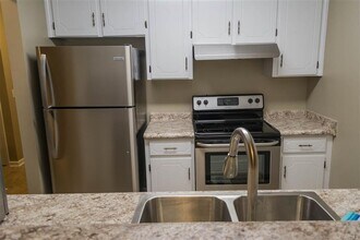 131 Candlebrook Dr in Enterprise, AL - Building Photo - Building Photo