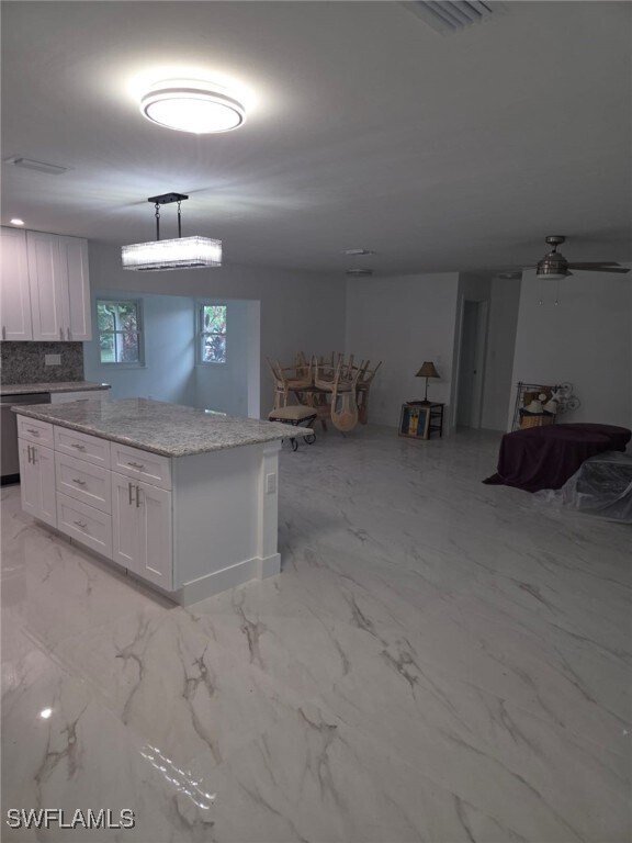 property at 2505 Lakeview Dr