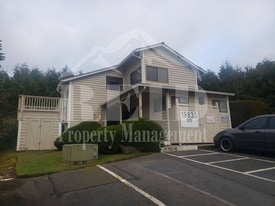 19833 3rd Ave NW in Poulsbo, WA - Building Photo