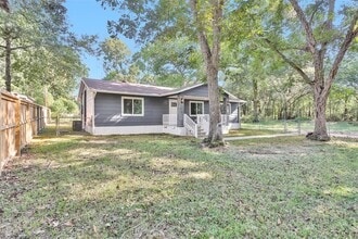 26424 Leisure Ln in Magnolia, TX - Foto de edificio - Building Photo