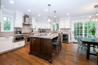 23 Lyons Pl in Larchmont, NY - Building Photo - Building Photo