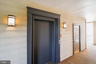 11750 Old Georgetown Rd in North Bethesda, MD - Building Photo