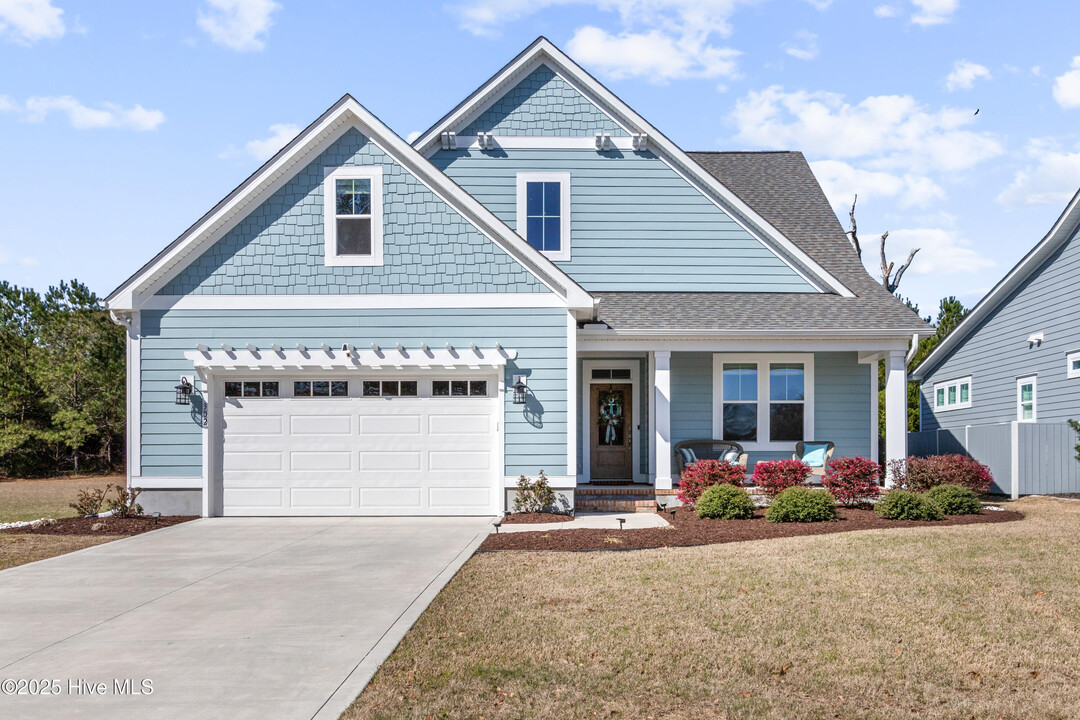 302 Blushing Rose Ln in Holly Ridge, NC - Building Photo