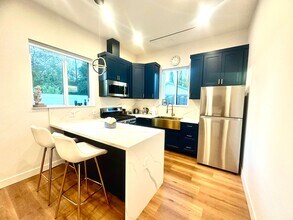 22951 Valerio St in Los Angeles, CA - Building Photo - Building Photo