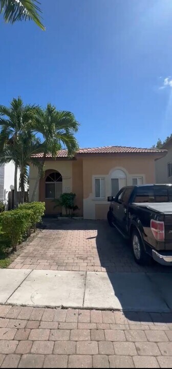 2507 NE 41st Terrace in Homestead, FL - Building Photo