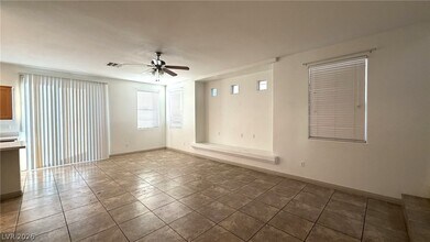 9243 Sterling Hill Ave in Las Vegas, NV - Building Photo - Building Photo
