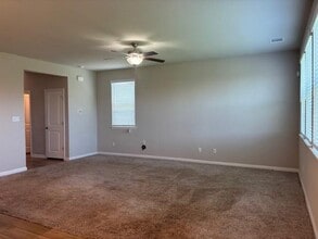 125 Mason Hl Ln in Andice, TX - Building Photo - Building Photo