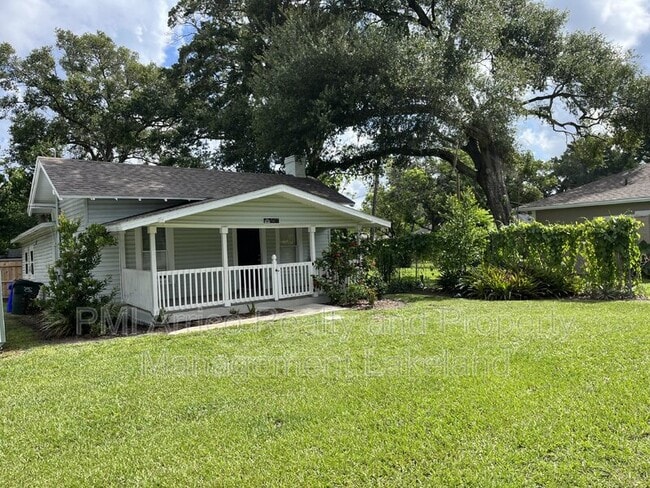 property at 507 W Patterson St