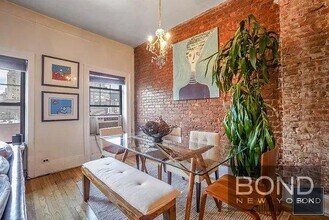 48 Grove St in New York, NY - Building Photo - Building Photo
