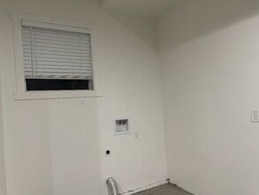 3318 Truckee Way in Sacramento, CA - Building Photo - Building Photo