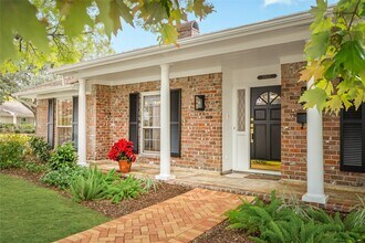 10603 Lynbrook Dr in Houston, TX - Building Photo - Building Photo