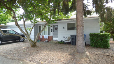 1624-1634 Capitol St SE, Unit 1634 in Salem, OR - Building Photo - Building Photo