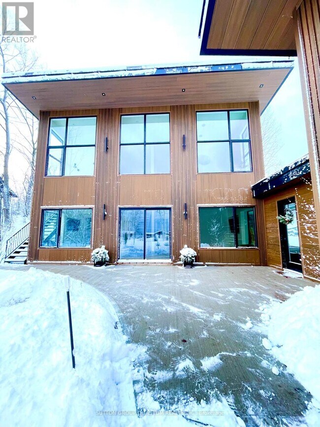 150 Sunset Blvd in Blue Mountains, ON - Building Photo - Building Photo