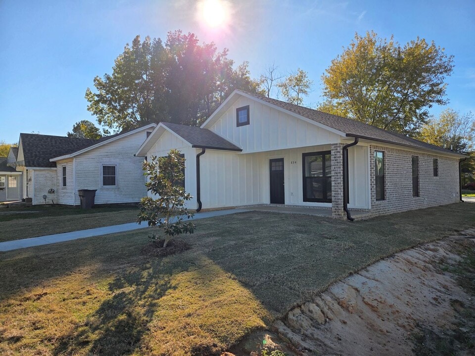 834 N 3rd St in Paragould, AR - Building Photo