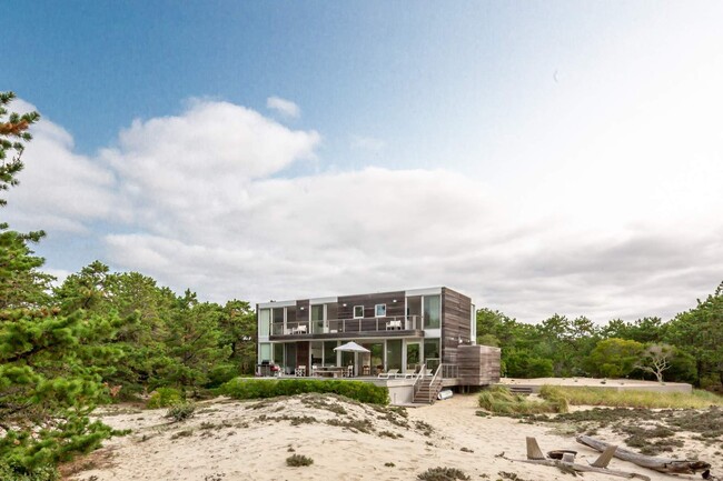 2 Mitchell Dunes Ln in Amagansett, NY - Foto de edificio - Building Photo