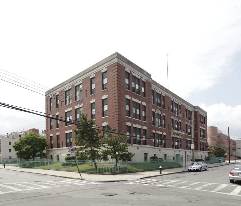 165 Conover St in Brooklyn, NY - Building Photo