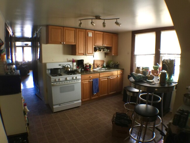 837 W 33rd Pl in Chicago, IL - Building Photo - Building Photo