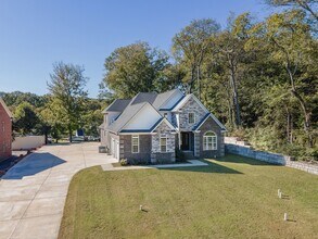 601 Joyce Ave in Lewisburg, TN - Foto de edificio - Building Photo