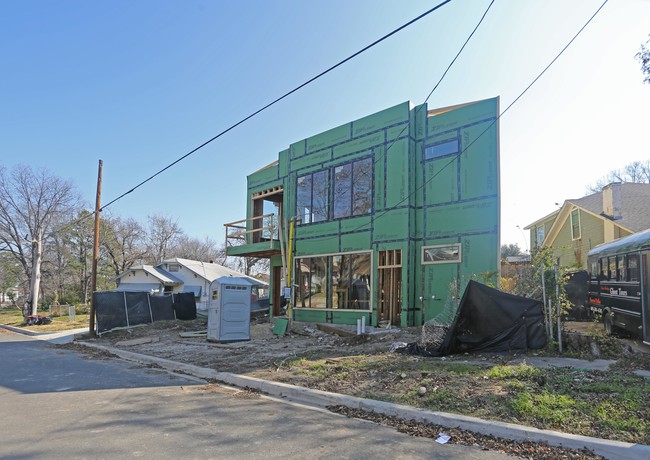 1024 Eldorado Ave in Dallas, TX - Foto de edificio - Building Photo