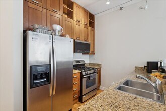 170 W Polk St in Chicago, IL - Building Photo - Building Photo