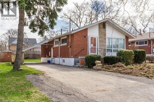 249 W 33rd St in Hamilton, ON - Building Photo