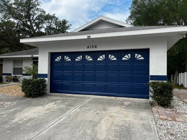 4156 Molokai Dr in Sarasota, FL - Foto de edificio - Building Photo