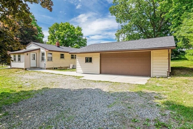 property at 3005 S Hickory Ridge Rd
