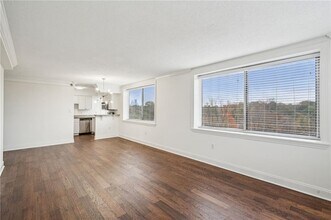 2479 Peachtree Rd in Atlanta, GA - Building Photo - Building Photo