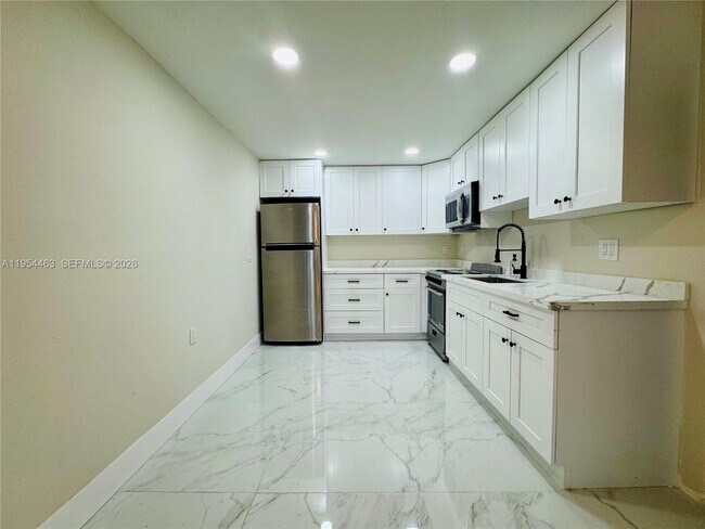 7943 NW 6th Ave in Miami, FL - Building Photo - Building Photo