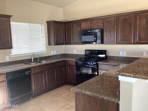 5914 Speyside Dr in Sunland Park, NM - Building Photo - Building Photo