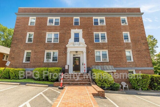 2634 Langston Blvd. in Arlington, VA - Building Photo - Building Photo